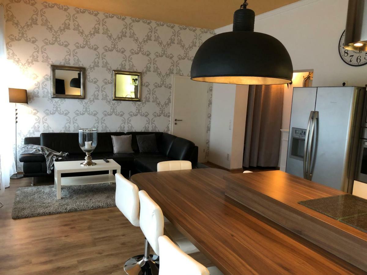 Modernes Und Gemuetliches Appartment Mit Terrasse, Stadtnah Ravensburg Luaran gambar