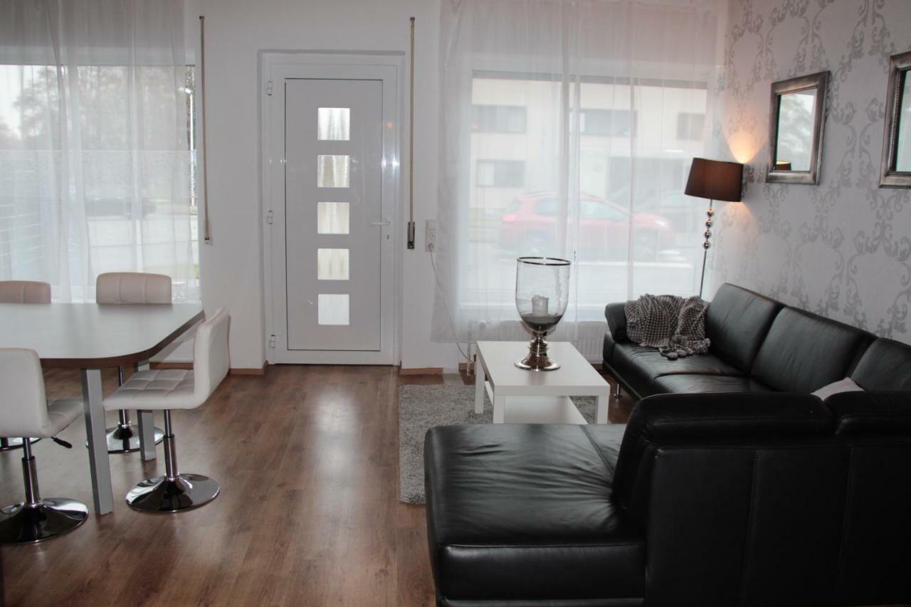 Modernes Und Gemuetliches Appartment Mit Terrasse, Stadtnah Ravensburg Luaran gambar